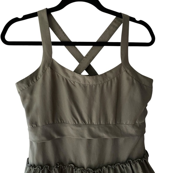 BANANA REPUBLIC PURE SILK RUFFLE TIERED SLEEVELESS CROSSBACK TOP | EXTRA SMALL - Picture 2 of 9
